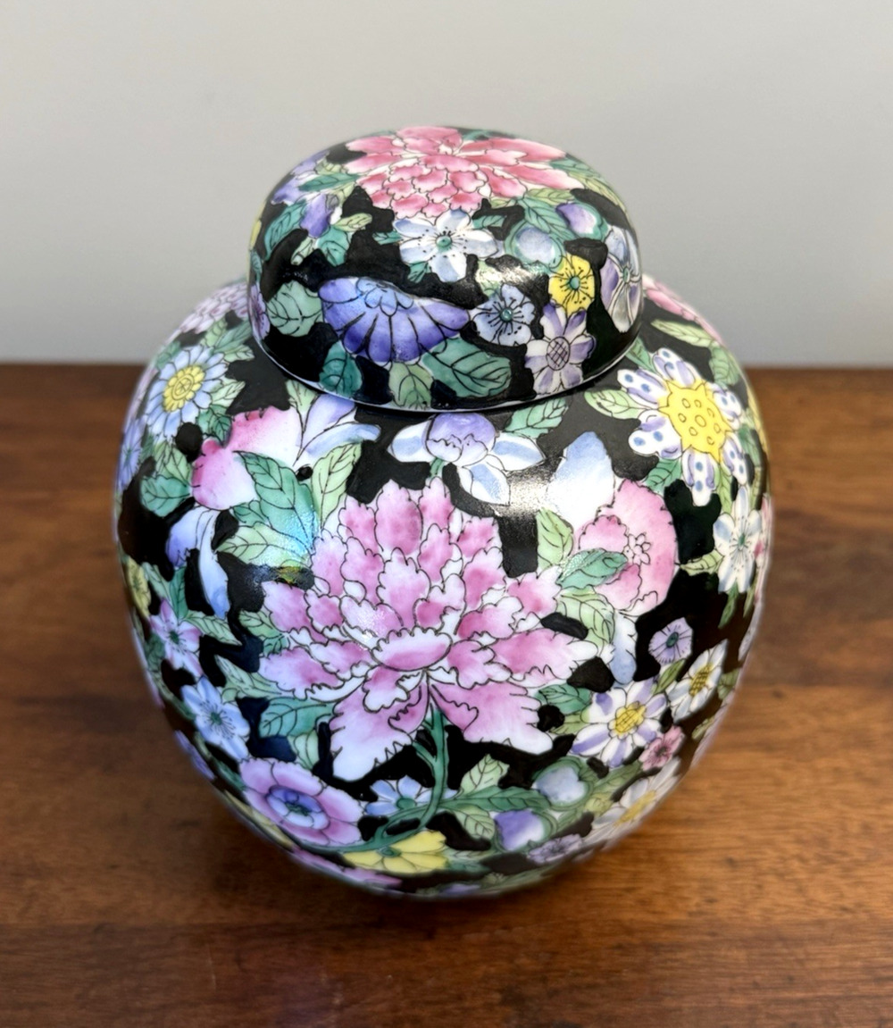 Vintage Chinese Famille Noire Millefleurs Porcelain Ginger Jar Hand Painted 6"